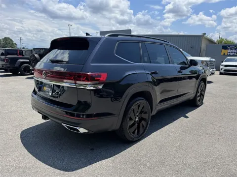 More photos of 2024 Volkswagen Atlas 2.0T SE w/Technology at Monster Motors - Knoxville, TN, TN