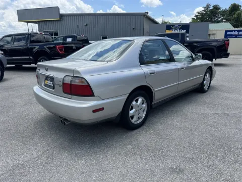 More photos of 1997 Honda Accord EX at Monster Motors - Knoxville, TN, TN