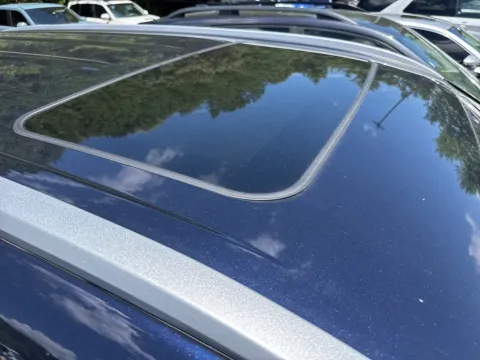 More photos of 2022 Toyota Highlander XLE at Monster Motors - Knoxville, TN, TN