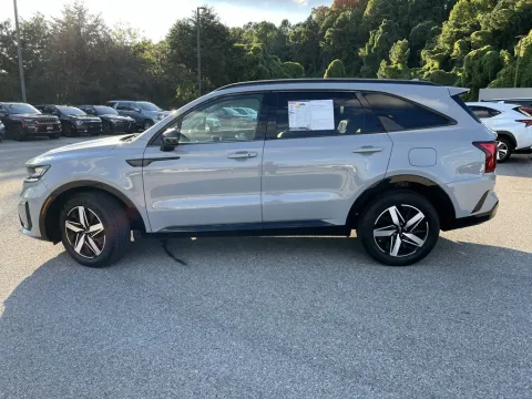 Photos of 2022 Kia Sorento EX for sale in Louisville, TN at Monster Motors - Knoxville, TN