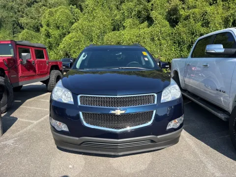 Photos of 2010 Chevrolet Traverse LT for sale in Louisville, TN at Monster Motors - Knoxville, TN