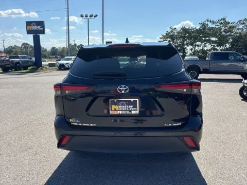 More photos of 2024 Toyota Highlander XLE at Monster Motors - Knoxville, TN, TN