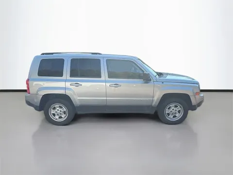 More photos of 2014 Jeep Patriot Sport at Monster Motors - Knoxville, TN, TN