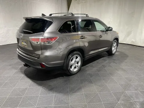 More photos of 2016 Toyota Highlander Limited at Monster Motors - Knoxville, TN, TN
