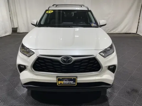 Photos of 2021 Toyota Highlander XLE for sale in Louisville, TN at Monster Motors - Knoxville, TN