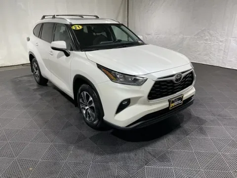 Another view of 2021 Toyota Highlander XLE for sale in Louisville, TN at Monster Motors - Knoxville, TN