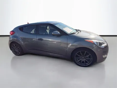 More photos of 2017 Hyundai Veloster Value Edition at Monster Motors - Knoxville, TN, TN