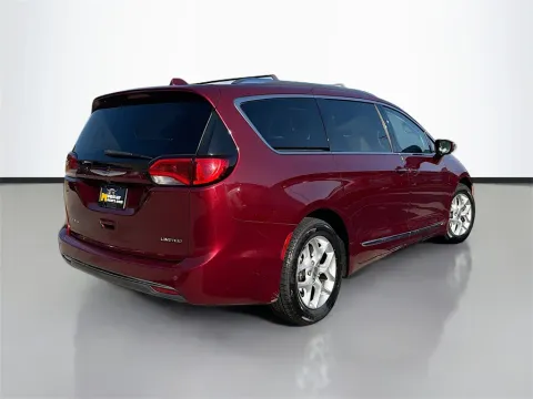 More photos of 2020 Chrysler Pacifica Limited at Monster Motors - Knoxville, TN, TN