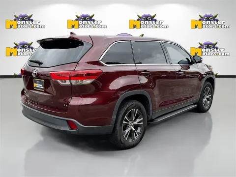 More photos of 2019 Toyota Highlander LE Plus at Monster Motors - Knoxville, TN, TN