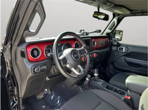 More photos of 2021 Jeep Gladiator Rubicon Pickup 4D 5 ft at Merit Auto Group Atlantic, FL