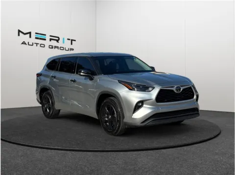 Silver 2022 Toyota Highlander LE Sport Utility 4D for sale in Jacksonville, FL