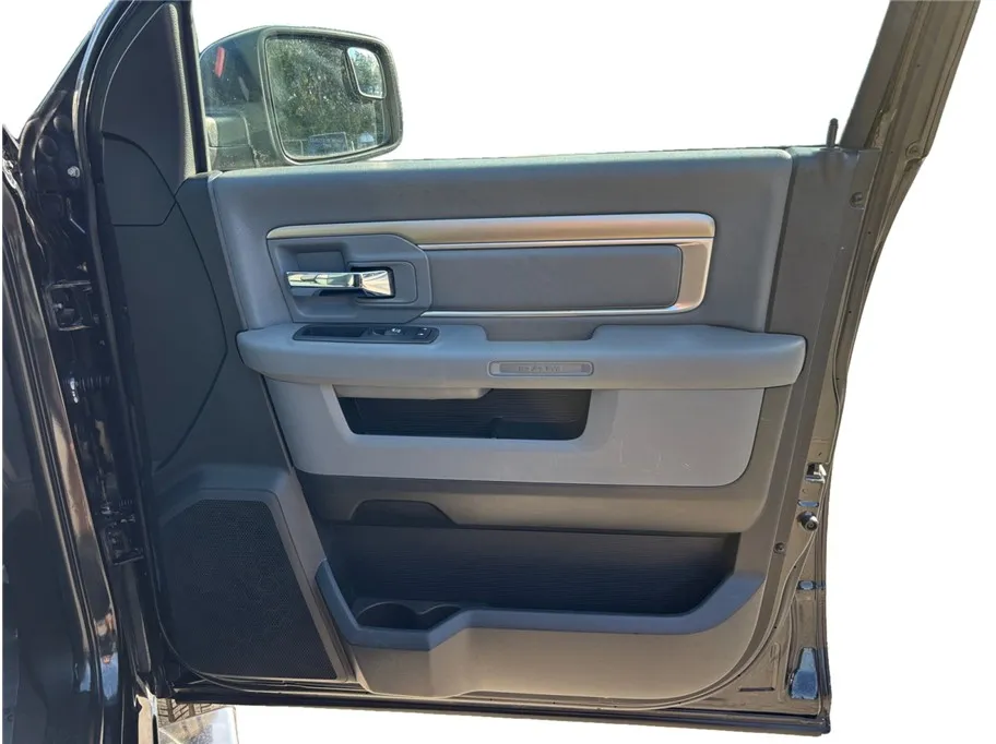 2017 RAM Ram 1500 Pickup SLT - Photo 28