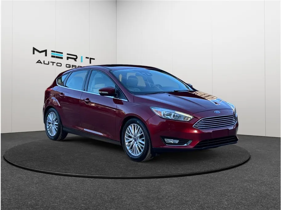 2017 Ford Focus Titanium Hatchback 4D