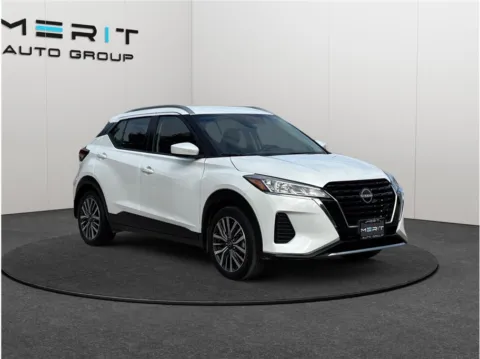 White 2023 Nissan Kicks SV Sport Utility 4D for sale in Jacksonville, FL