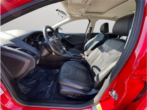 Photos of 2016 Ford Focus SE Hatchback 4D for sale in Jacksonville, FL at Merit Auto Group Atlantic