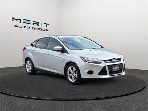 Silver 2014 Ford Focus SE Sedan 4D for sale in Jacksonville, FL