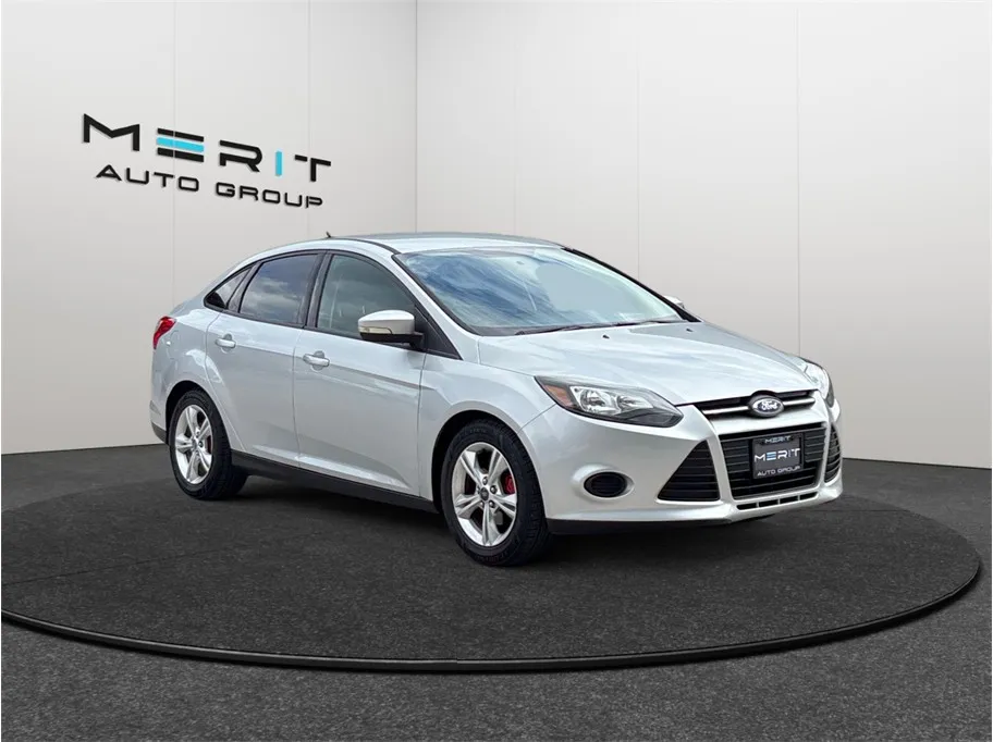 Silver 2014 Ford Focus SE Sedan 4D for sale in Jacksonville, FL