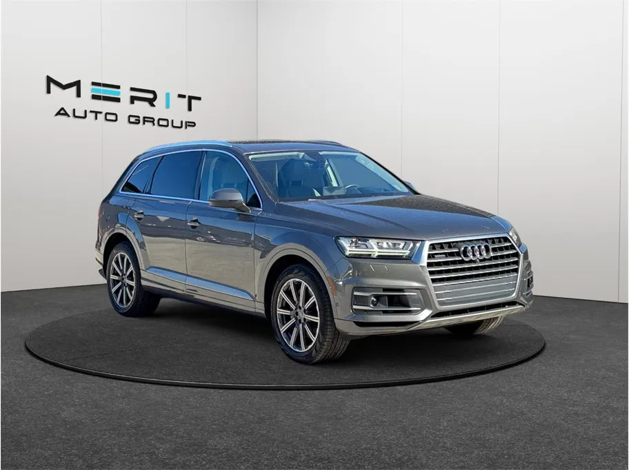 Gray 2019 Audi Q7 55 TFSI Prestige Sport Utility 4D for sale in Jacksonville, FL