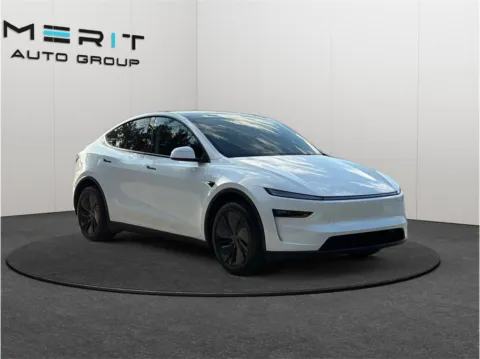 White 2026 Tesla Model Y Long Range Sport Utility 4D for sale in Jacksonville, FL