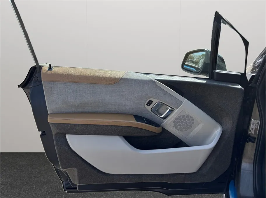 2015 BMW i3 - Photo 18