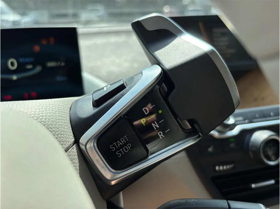 2015 BMW i3 - Photo 24