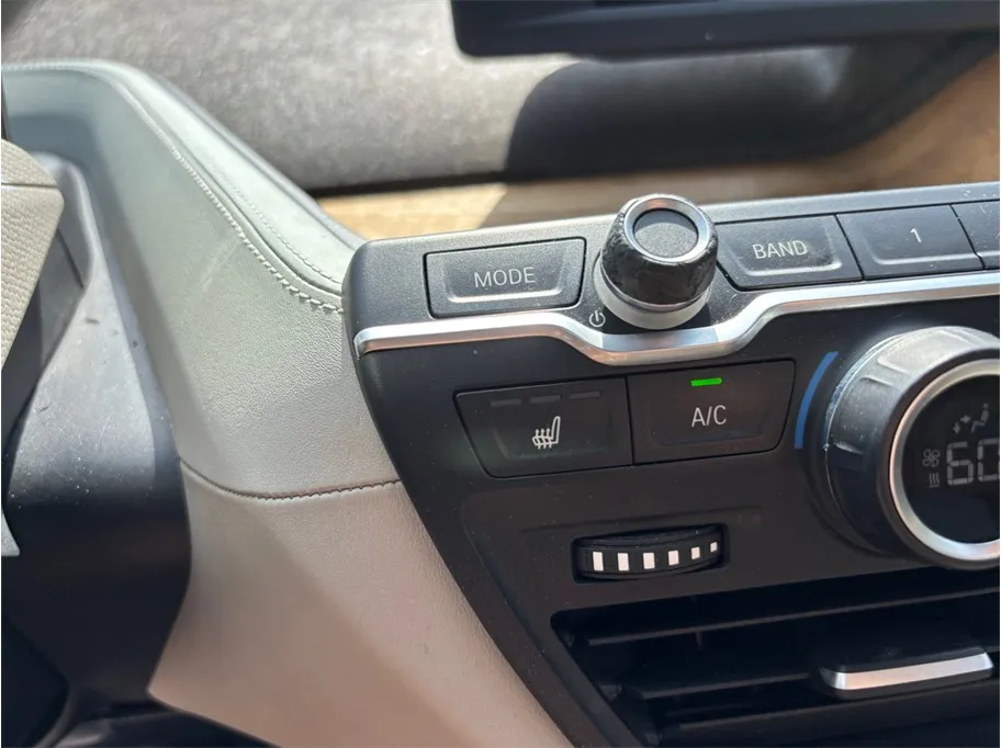 2015 BMW i3 - Photo 29