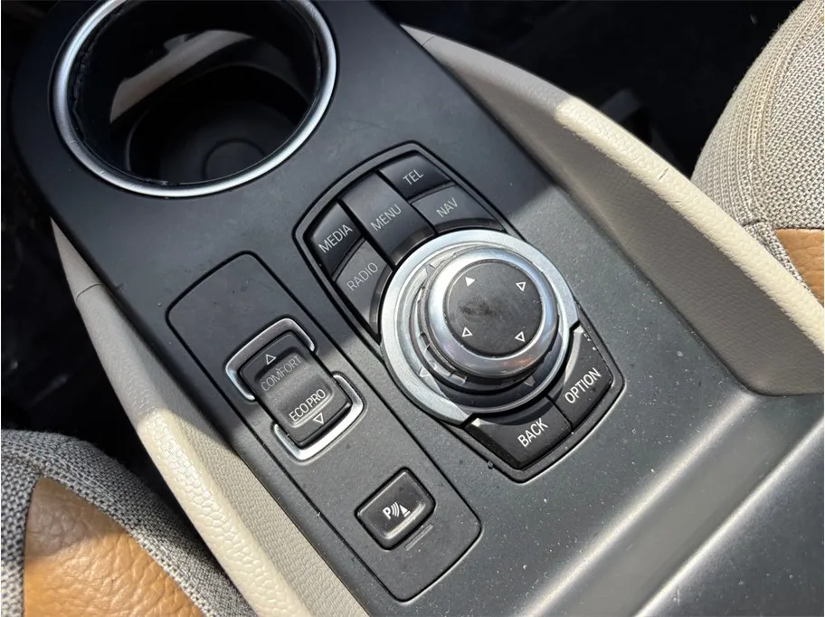 2015 BMW i3 - Photo 30