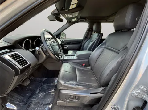 Photos of 2018 Land Rover Discovery SE Sport Utility 4D for sale in Jacksonville, FL at Merit Auto Group Atlantic