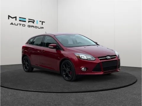 Red 2014 Ford Focus SE Hatchback 4D for sale in Jacksonville, FL