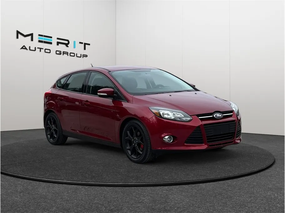 Red 2014 Ford Focus SE Hatchback 4D for sale in Jacksonville, FL