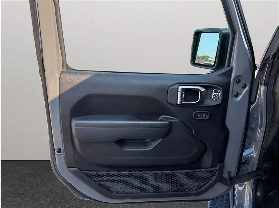 2023 Jeep Wrangler 4-Door Rubicon - Photo 18