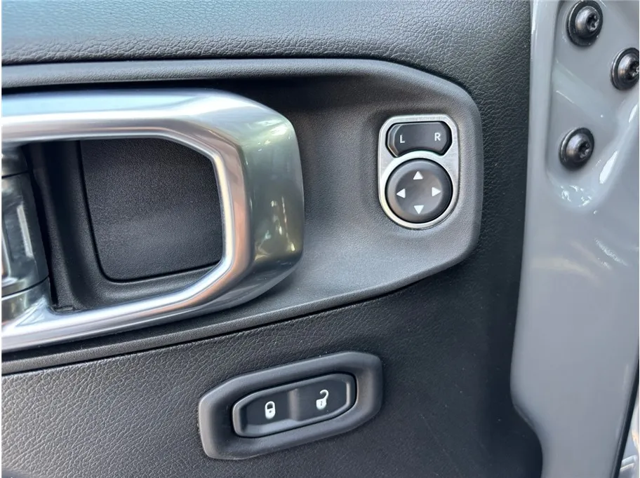 2023 Jeep Wrangler 4-Door Rubicon - Photo 19