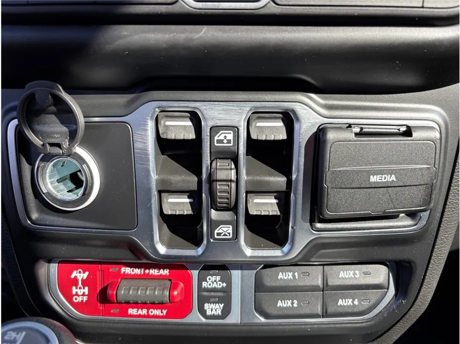 2023 Jeep Wrangler 4-Door Rubicon - Photo 30