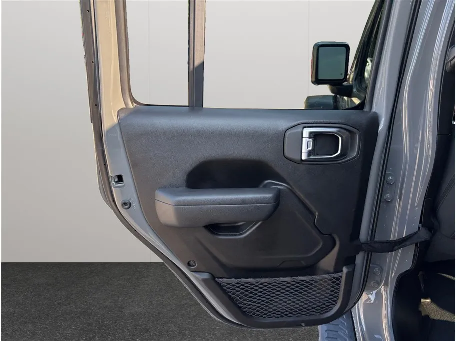 2023 Jeep Wrangler 4-Door Rubicon - Photo 35