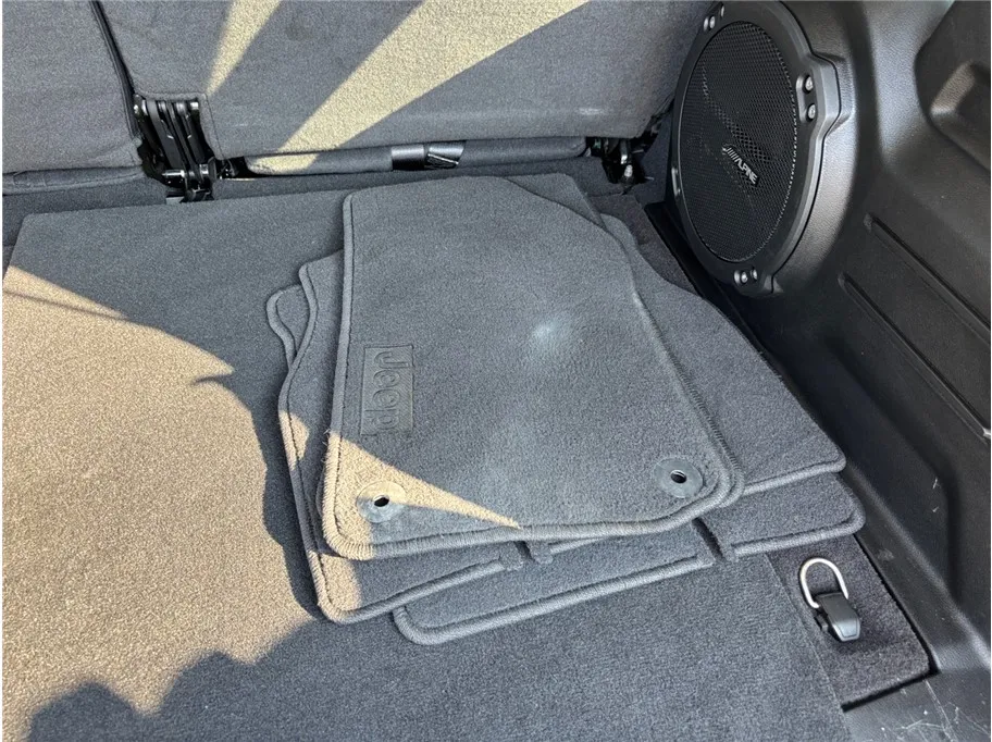 2023 Jeep Wrangler 4-Door Rubicon - Photo 44