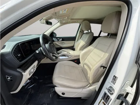 Photos of 2020 Mercedes-benz GLE 580 4MATIC Sport Utility 4D for sale in Jacksonville, FL at Merit Auto Group Atlantic