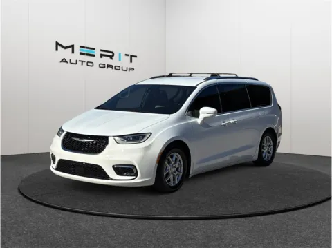 More photos of 2021 Chrysler Pacifica Touring L Minivan 4D at Merit Auto Group Atlantic, FL