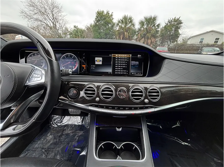 Mercedes-Benz S-Class photo 11