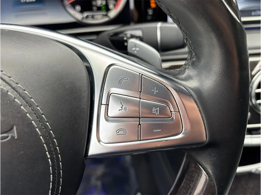Mercedes-Benz S-Class photo 29