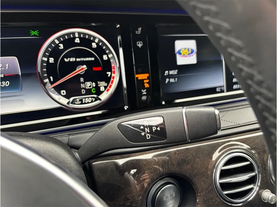 Mercedes-Benz S-Class photo 39