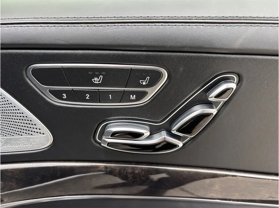 Mercedes-Benz S-Class photo 49