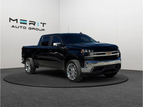 Black 2019 Chevrolet Silverado 1500 Crew Cab LT Pickup 4D 5 3/4 ft for sale in Jacksonville, FL