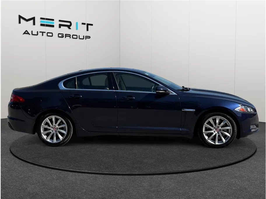2015 Jaguar XF Premium - Photo 10