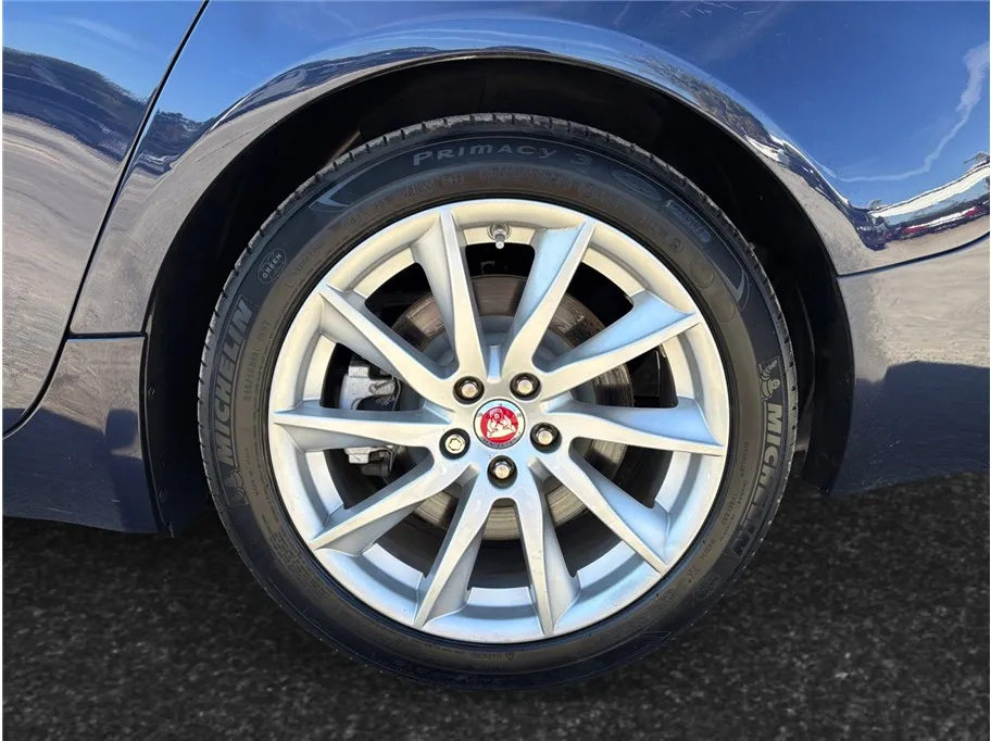 2015 Jaguar XF Premium - Photo 15