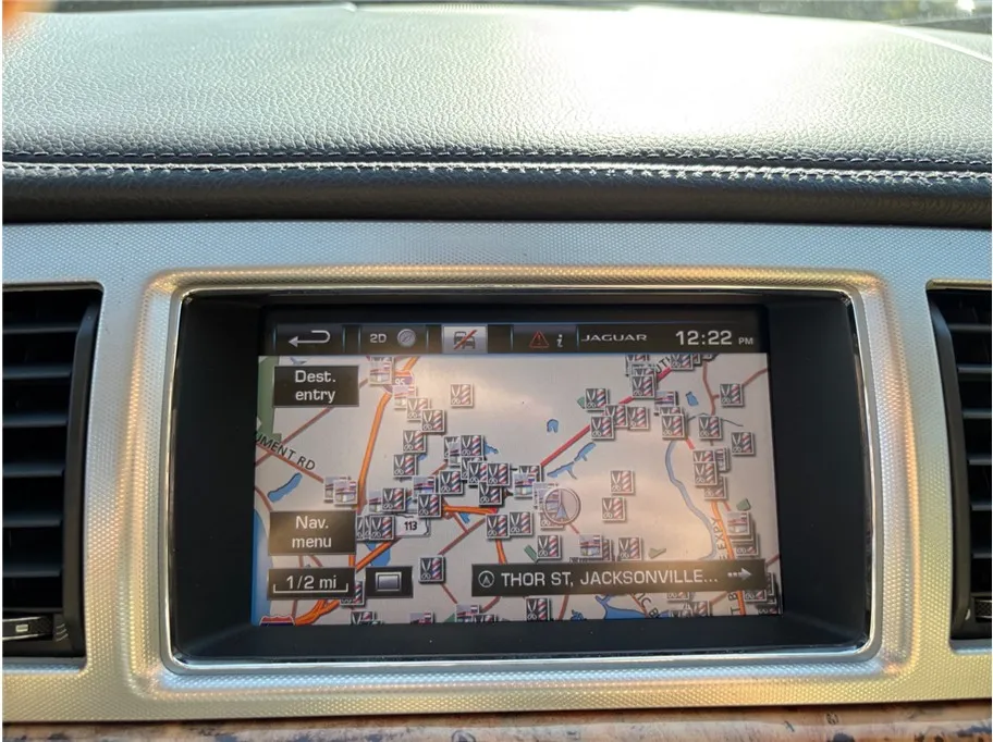 2015 Jaguar XF Premium - Photo 31