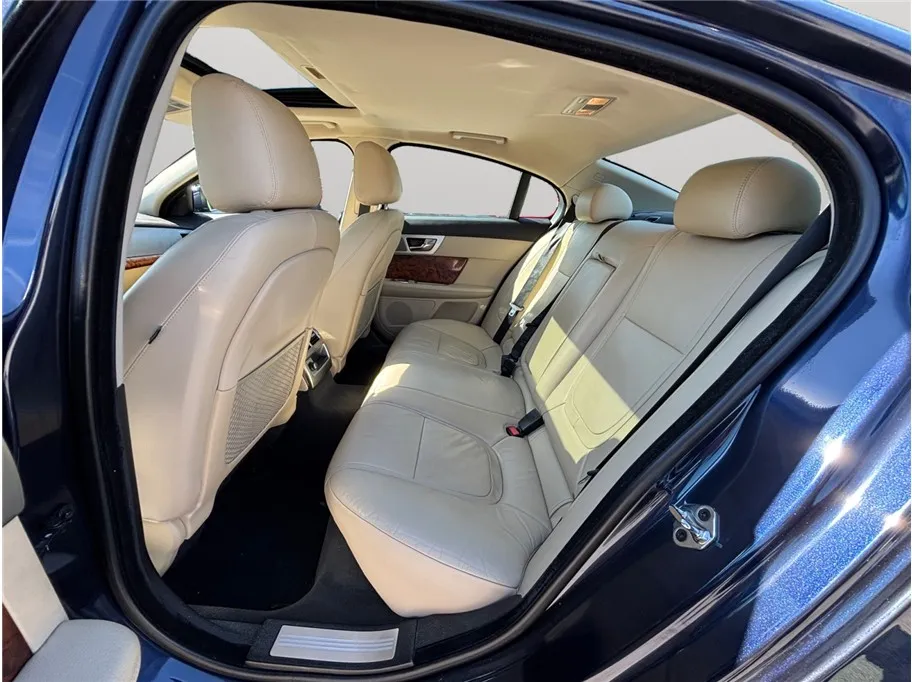 2015 Jaguar XF Premium - Photo 39