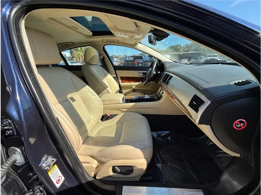 2015 Jaguar XF Premium - Photo 44