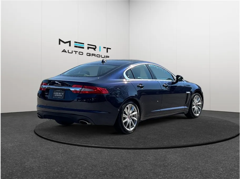 2015 Jaguar XF Premium - Photo 9