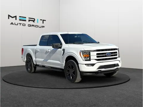 White 2022 Ford F-150 SuperCrew Cab XLT Pickup 4D 5 1/2 ft for sale in Jacksonville, FL