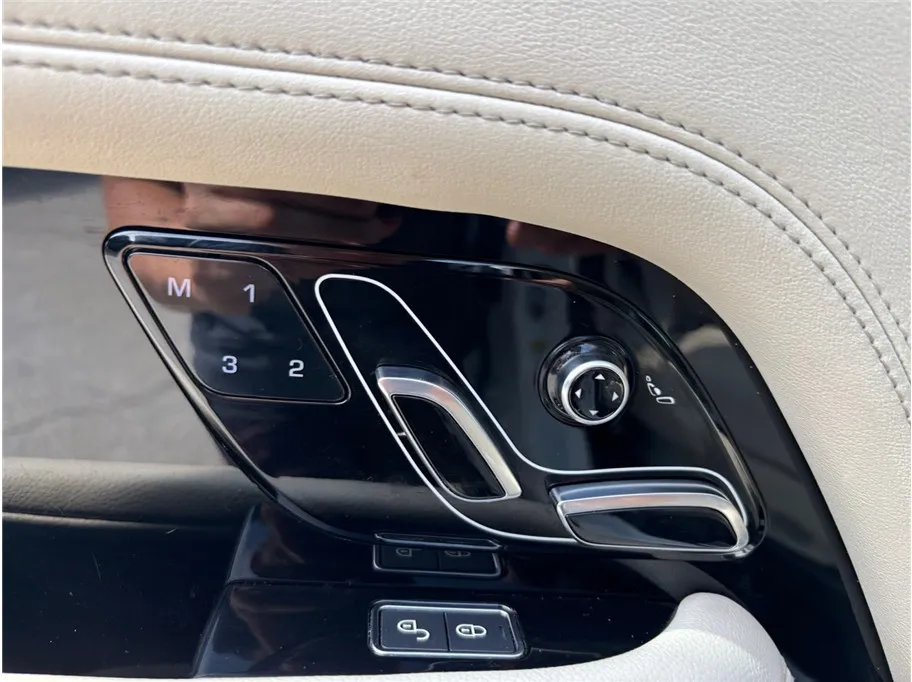 2018 Land Rover Range Rover Supercharged - Photo 19